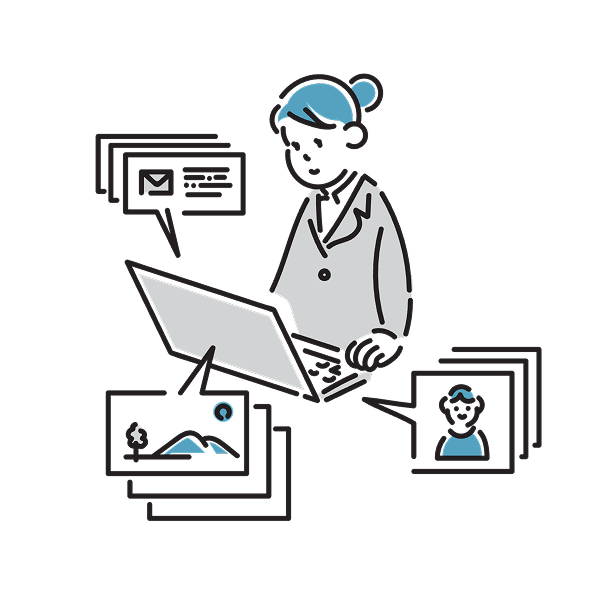 PCで資料を作成する女性